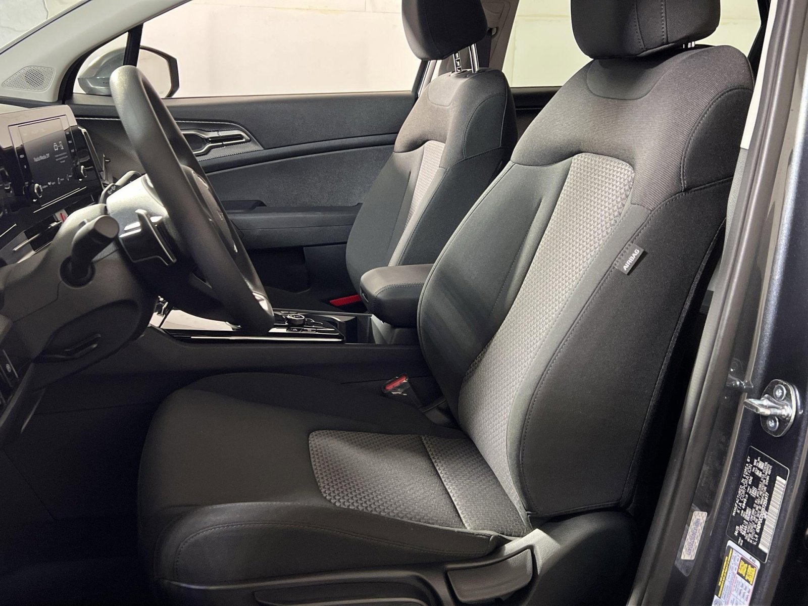 New 2025 Kia Sportage LX image 11