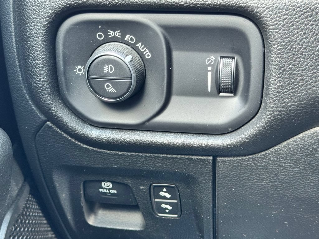 Used 2023 RAM 1500 Big Horn AWD/4WD image 31