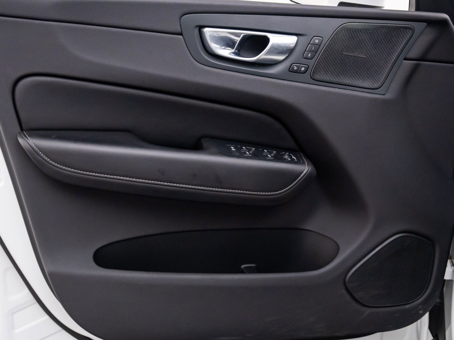 Used 2021 Volvo XC60 T6 Inscription w/ Advanced Package image 12