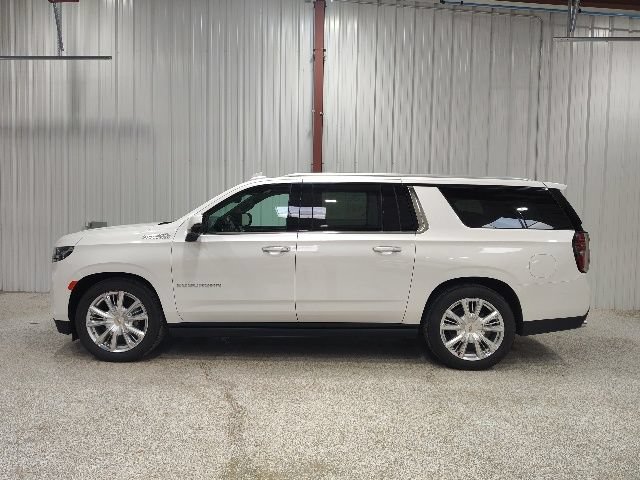 Used 2023 Chevrolet Suburban High Country AWD/4WD image 9