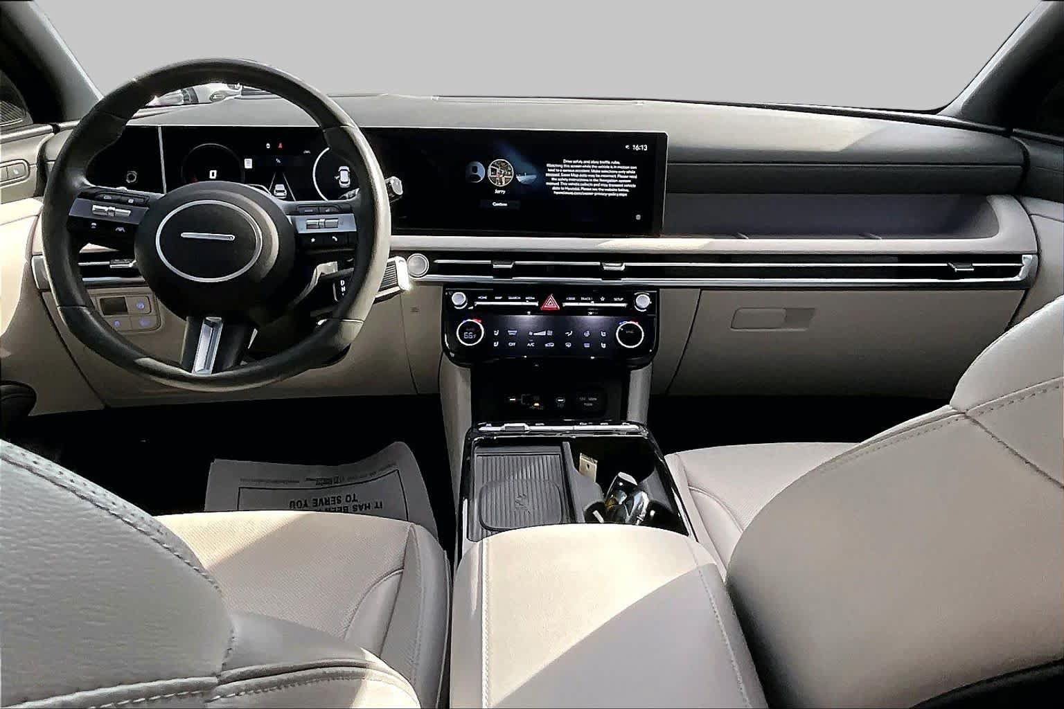 Used 2025 Hyundai Tucson Limited AWD/4WD image 16