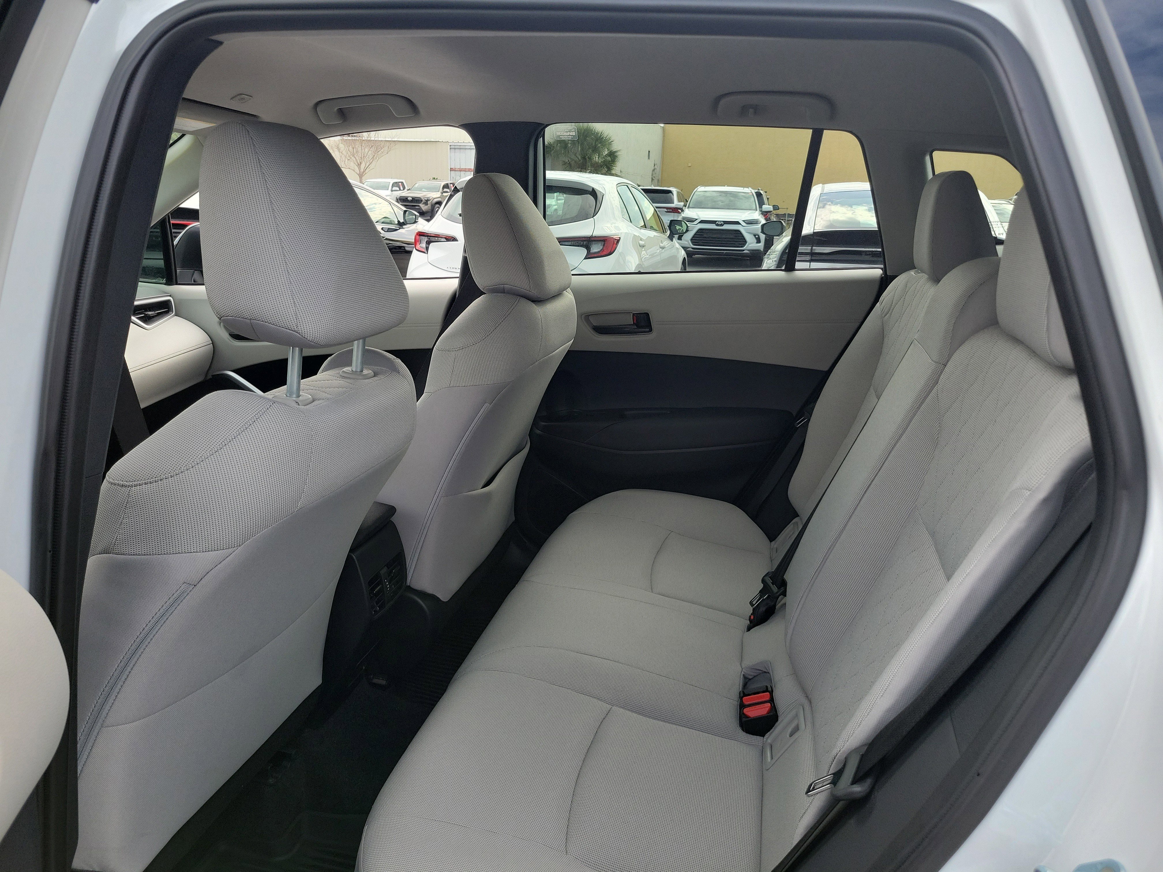 Used 2025 Toyota Corolla Cross LE image 13