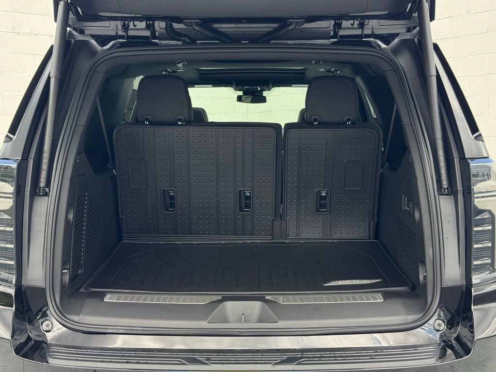 New 2026 Chevrolet Suburban Premier w/ Sun And Tow Package AWD/4WD image 16