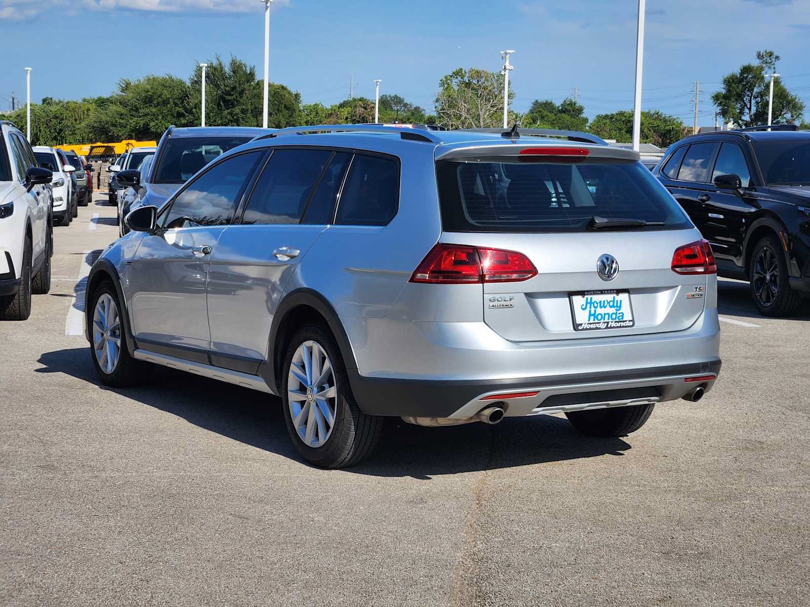 Used 2017 Volkswagen Golf Alltrack SE AWD/4WD image 5