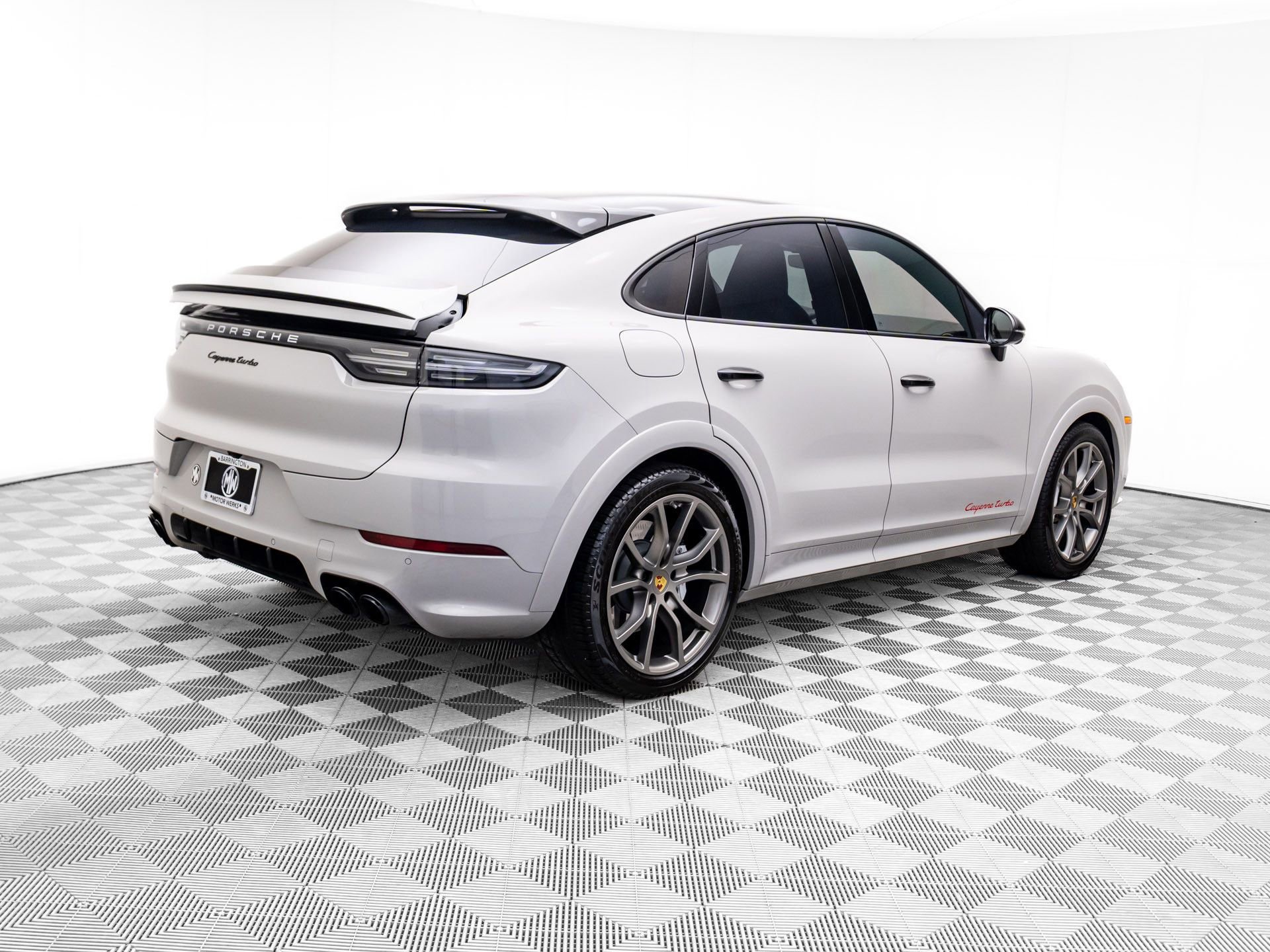 Used 2020 Porsche Cayenne Turbo image 7