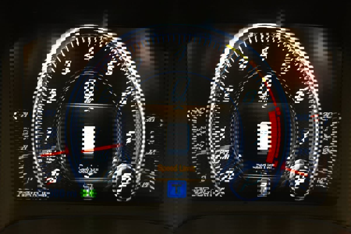 Used 2016 Chevrolet Corvette Z06 w/ 3LZ Preferred Equipment Group image 12