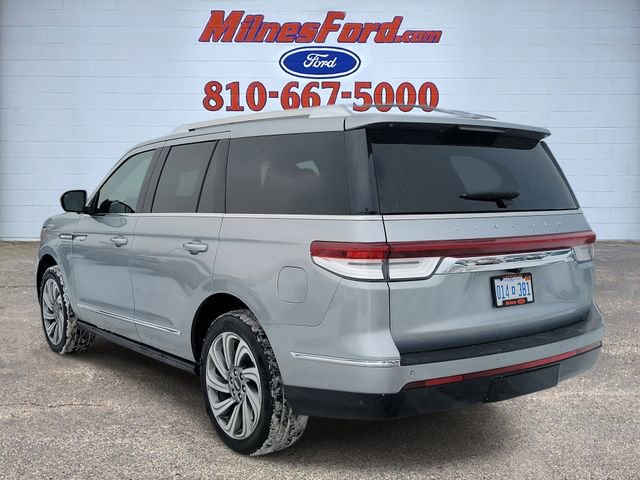 Used 2023 Lincoln Navigator Reserve AWD/4WD image 3