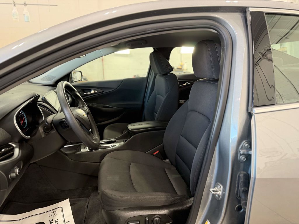 Used 2024 Chevrolet Malibu LT FWD image 19