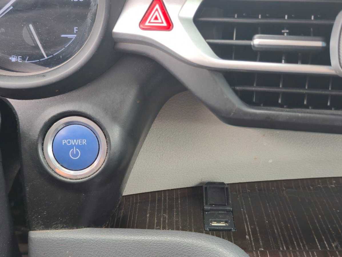 Used 2021 Toyota Sienna LE image 19