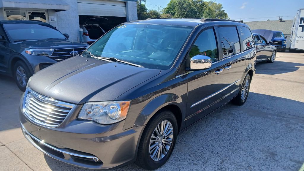Used 2015 Chrysler Town & Country Touring-L w/ Driver Convenience Group