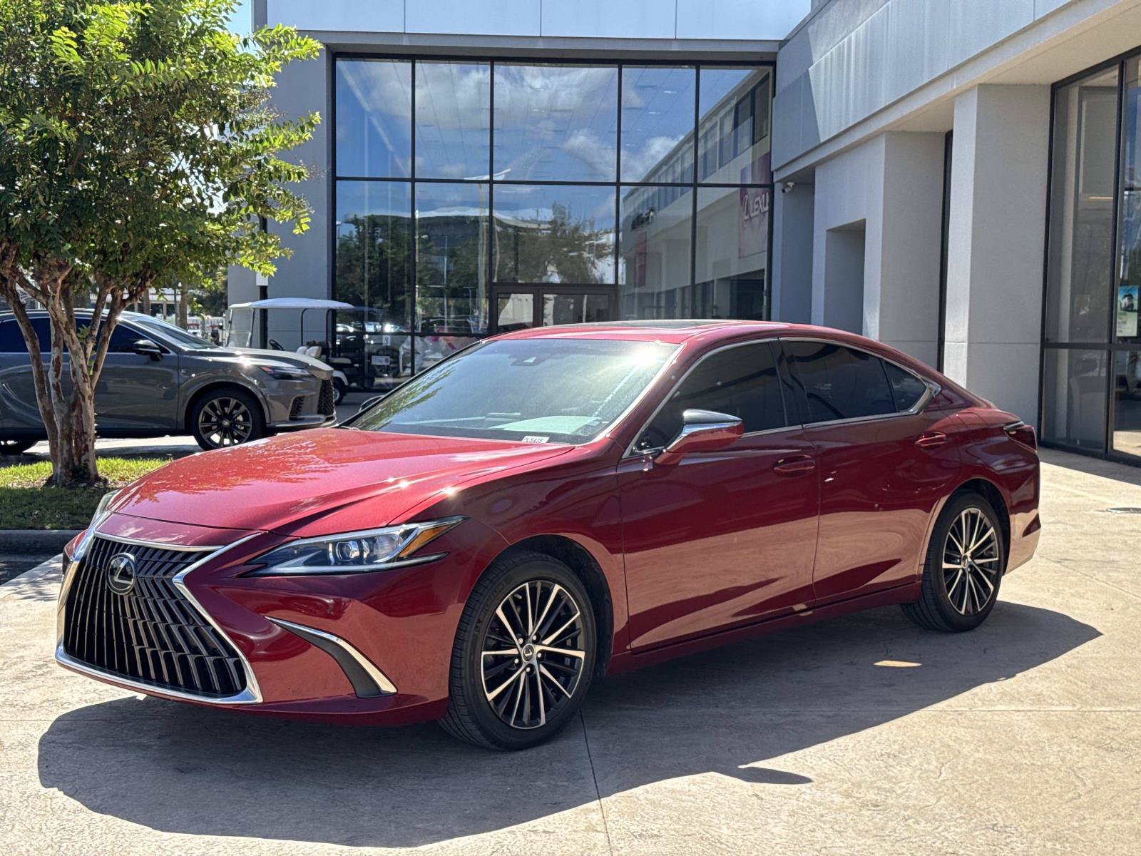Used 2024 Lexus ES 350 w/ Premium Package FWD image 7