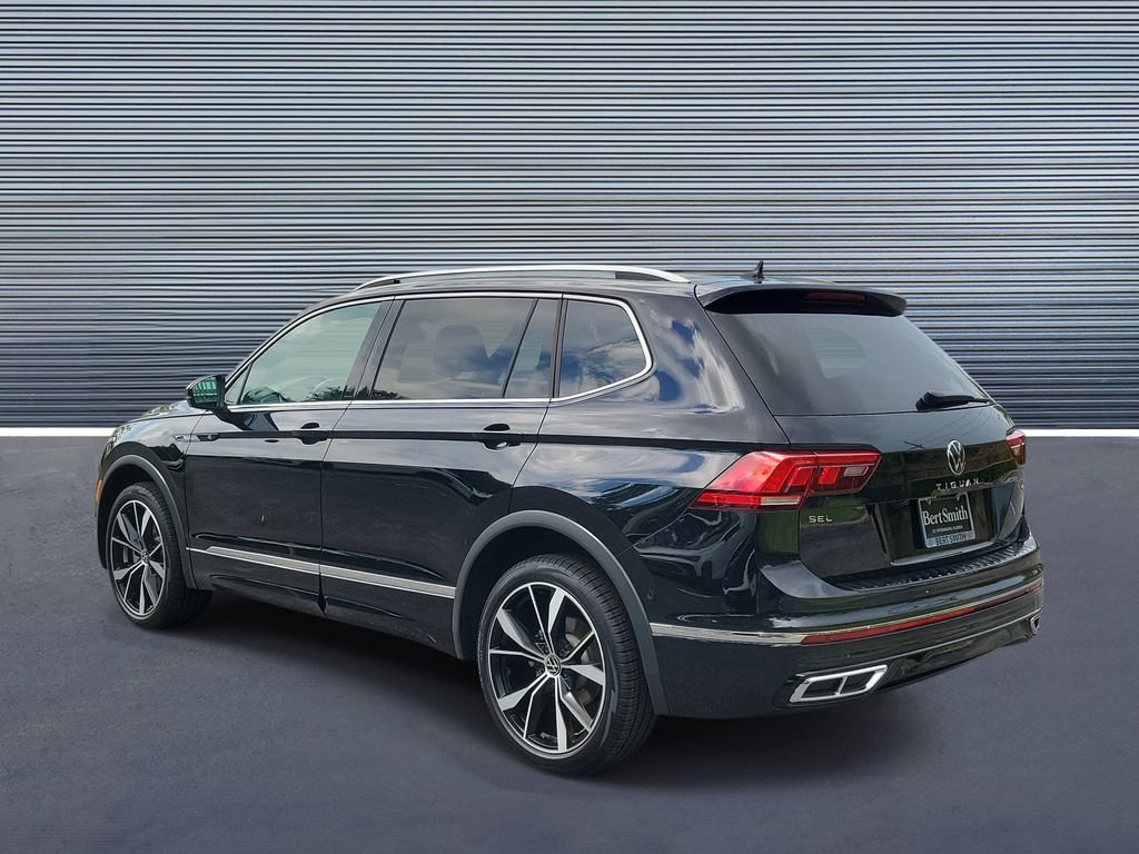 Used 2024 Volkswagen Tiguan SEL R-Line AWD/4WD image 4