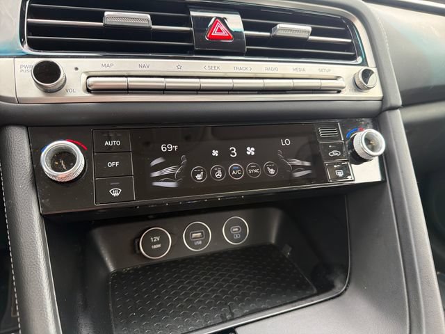 Used 2025 Genesis G70 2.5T AWD/4WD image 20