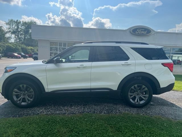 Used 2023 Ford Explorer XLT w/ Equipment Group 202A AWD/4WD image 5