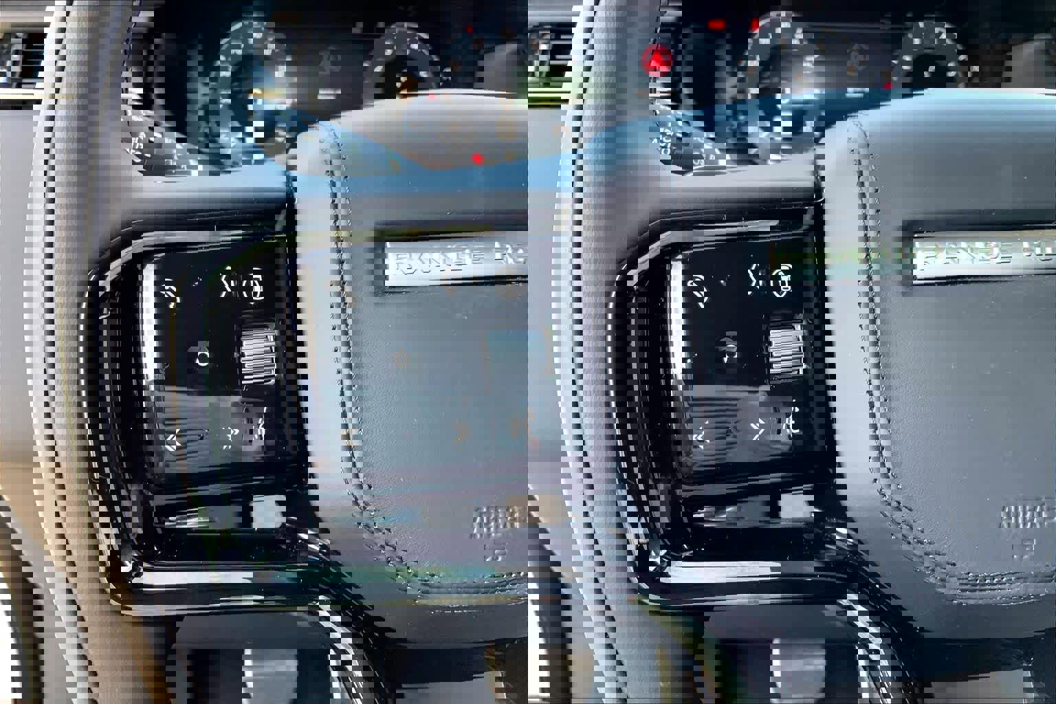 Used 2025 Land Rover Range Rover Velar Dynamic SE image 21