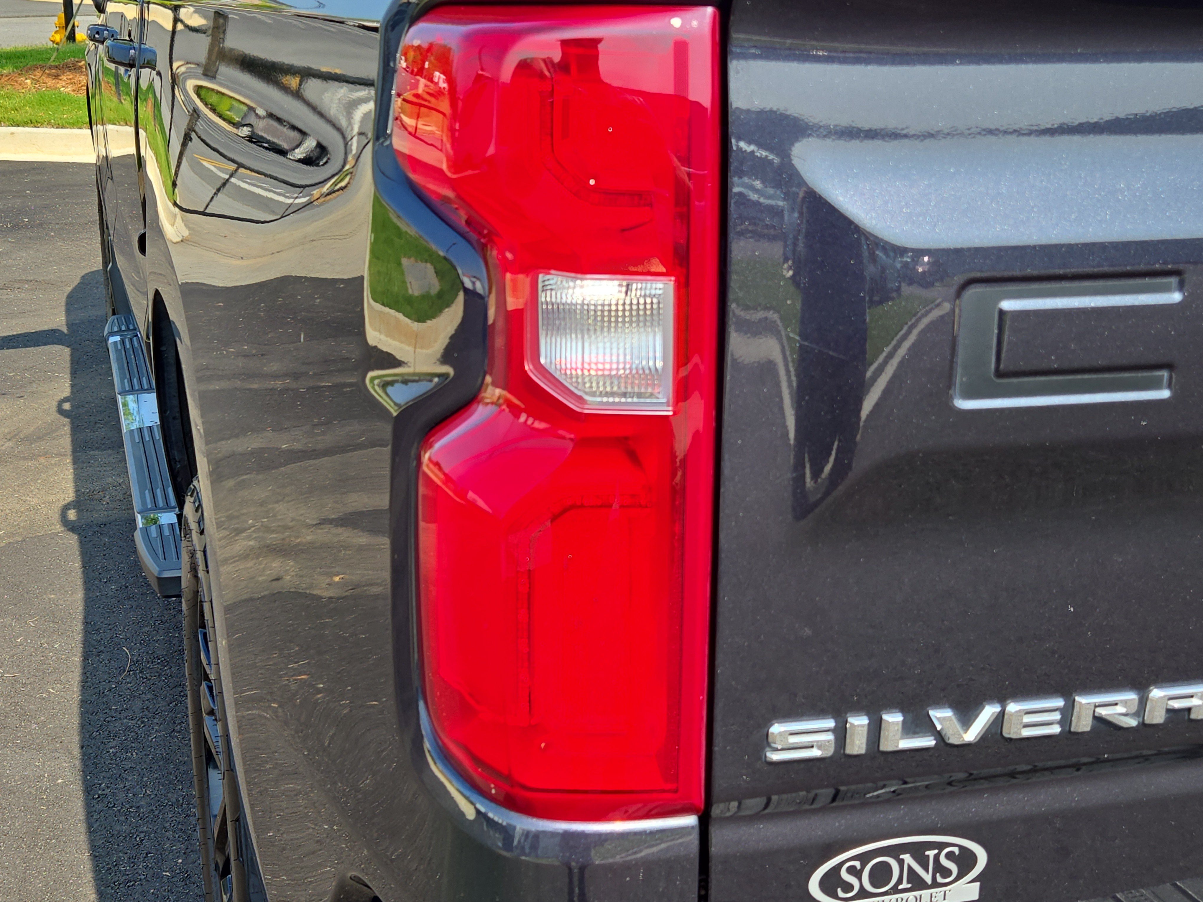 Certified 2022 Chevrolet Silverado 1500 RST AWD/4WD image 12