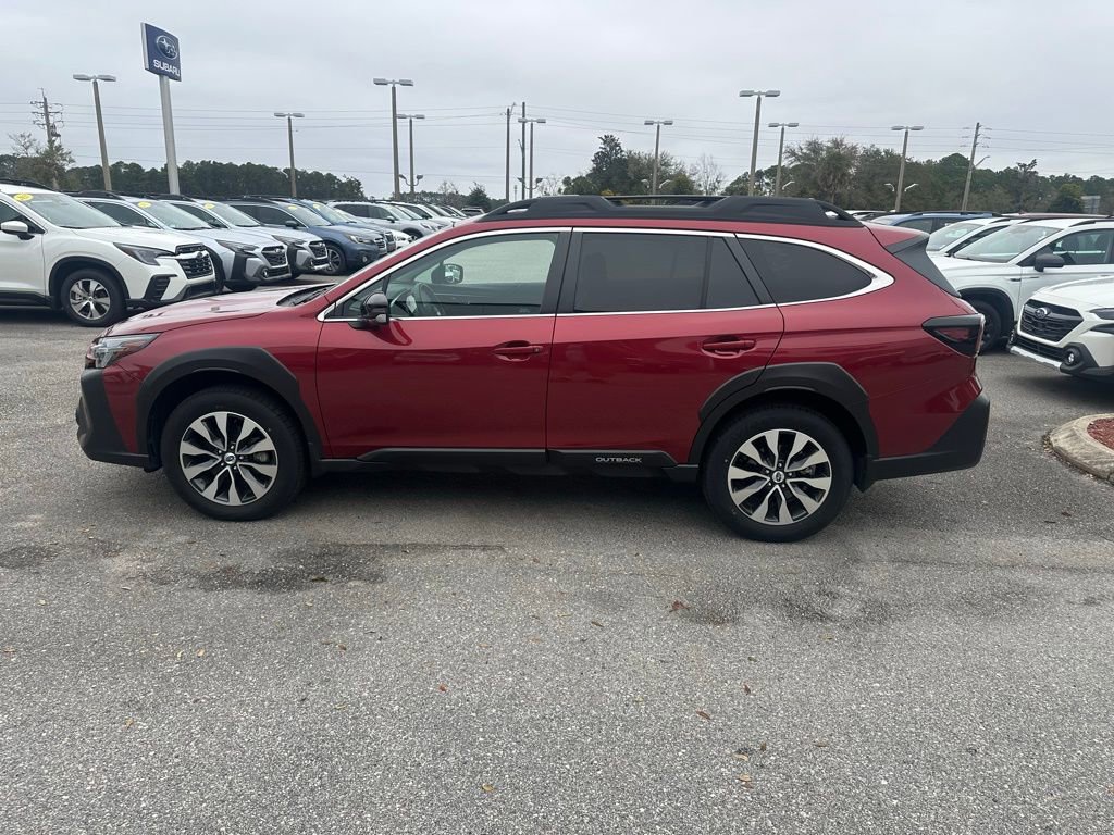 Used 2025 Subaru Outback Limited image 11