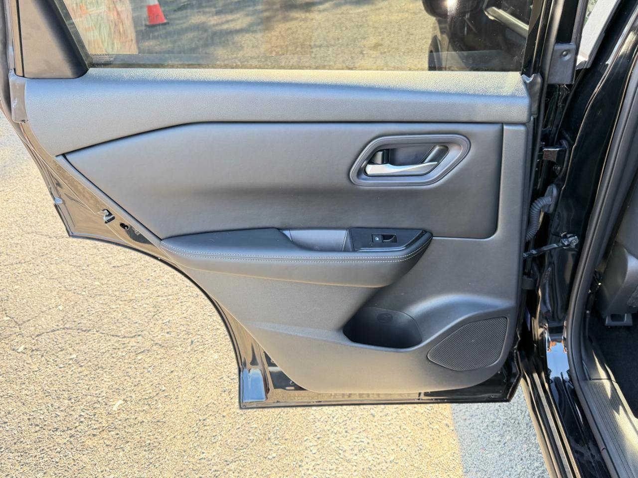 Used 2024 Nissan Rogue SV AWD/4WD image 30