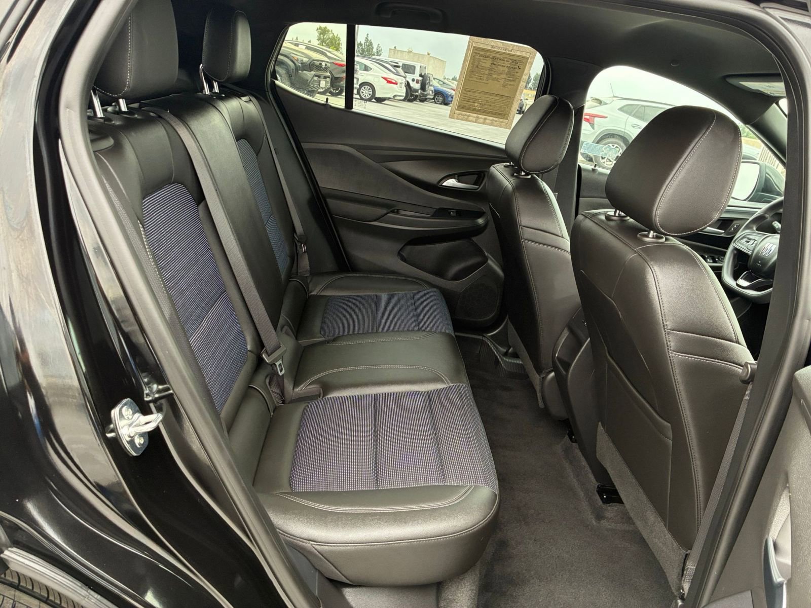 Used 2025 Buick Envista Preferred image 24