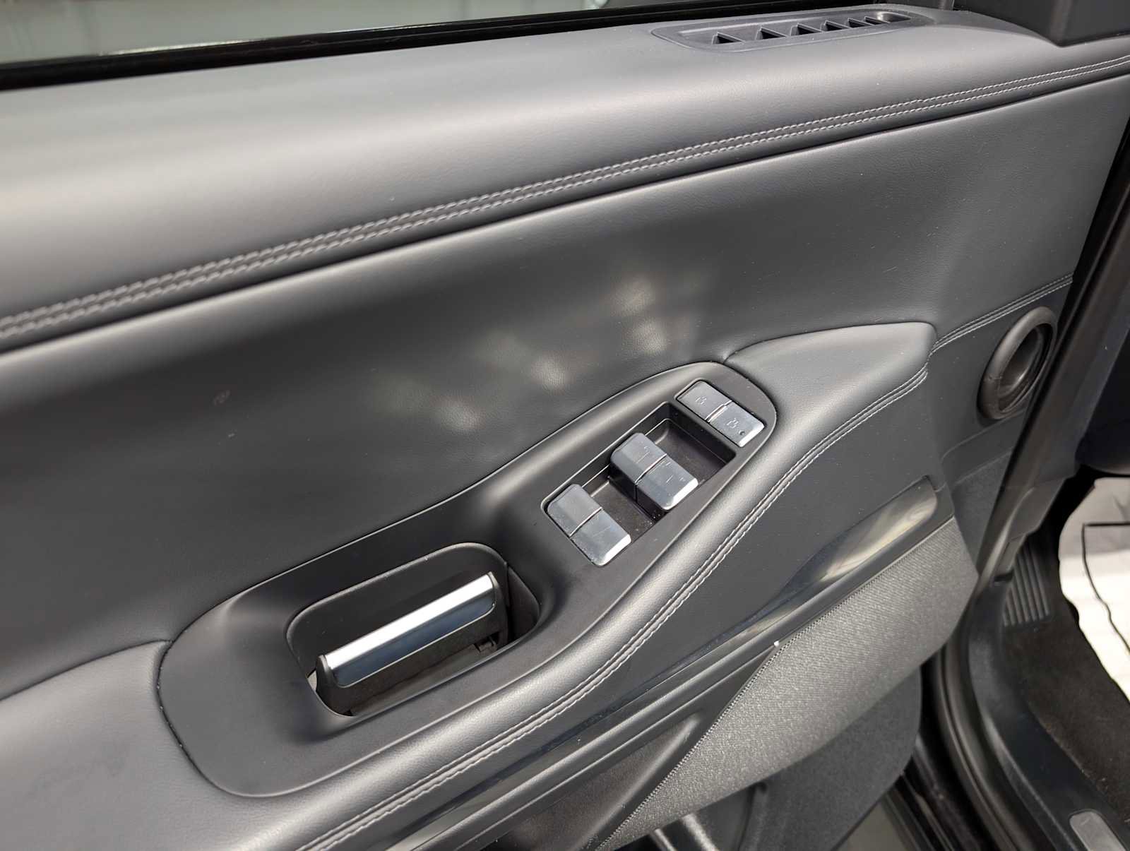 Used 2025 Lincoln Navigator Reserve w/ Jet Appearance Package image 38