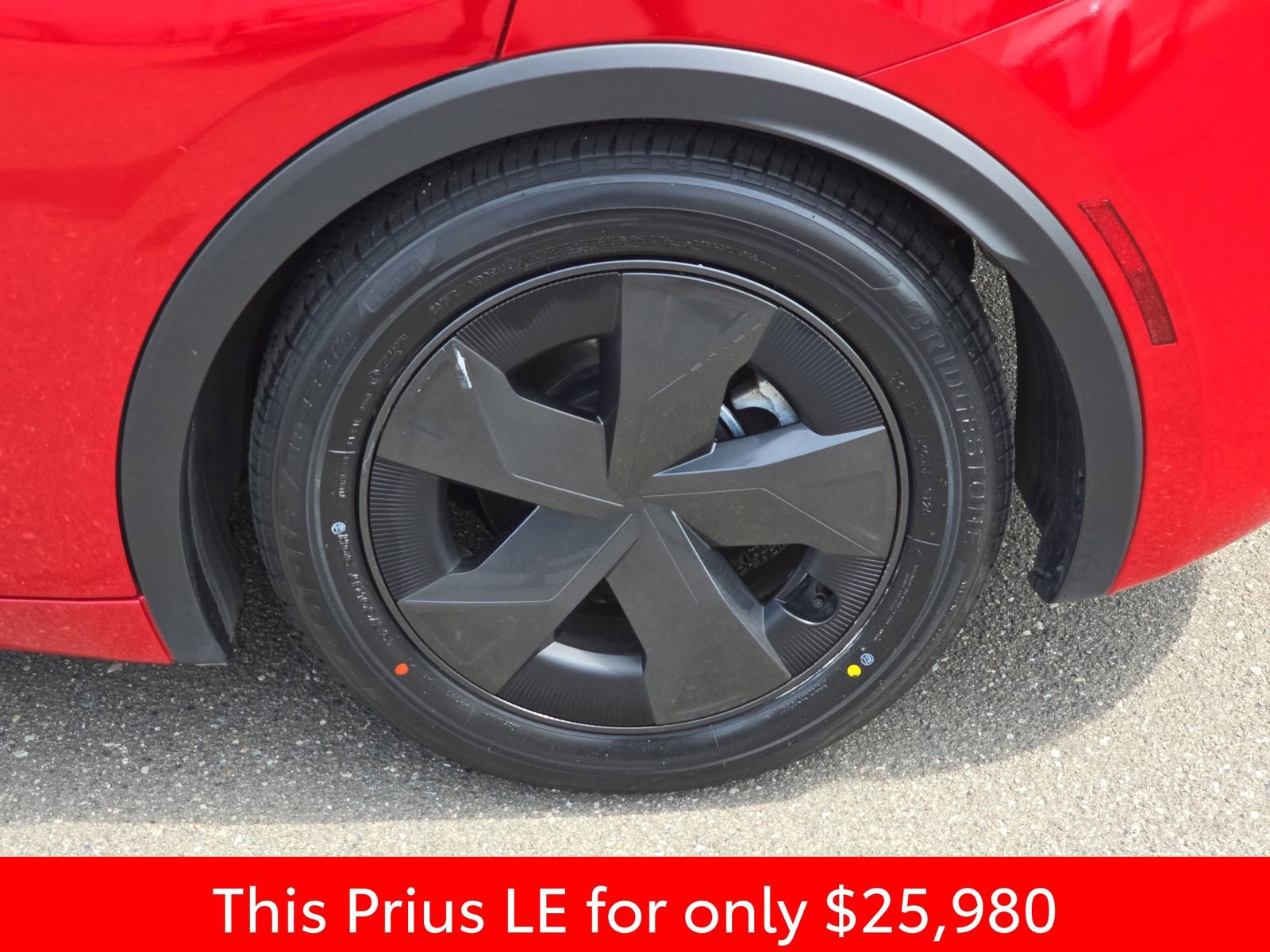 Used 2024 Toyota Prius LE FWD image 38
