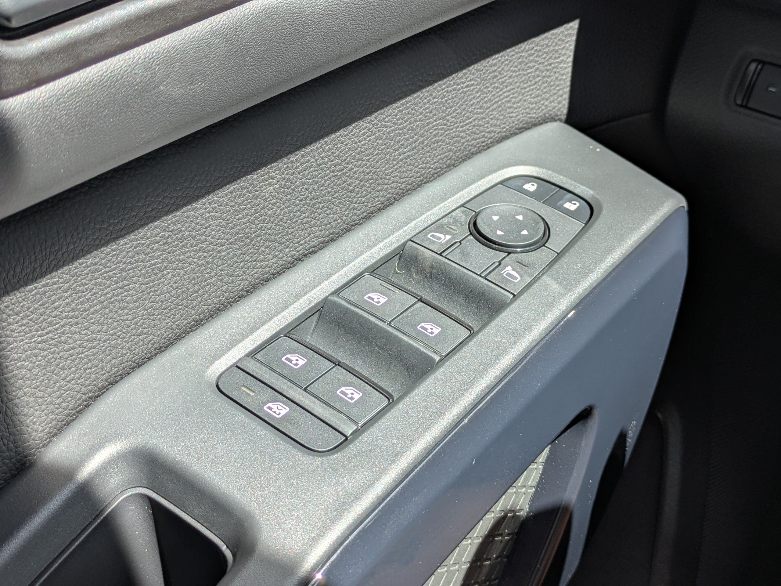 New 2026 Nissan Pathfinder SV FWD image 27