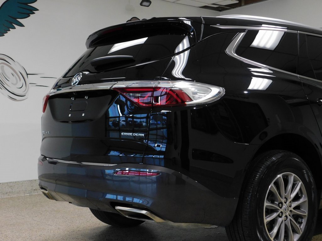 Used 2024 Buick Enclave Essence image 88