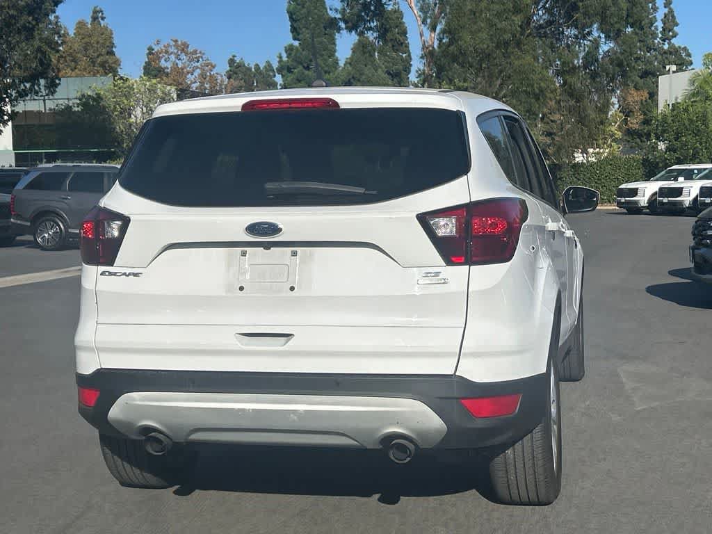Used 2019 Ford Escape SE FWD image 3