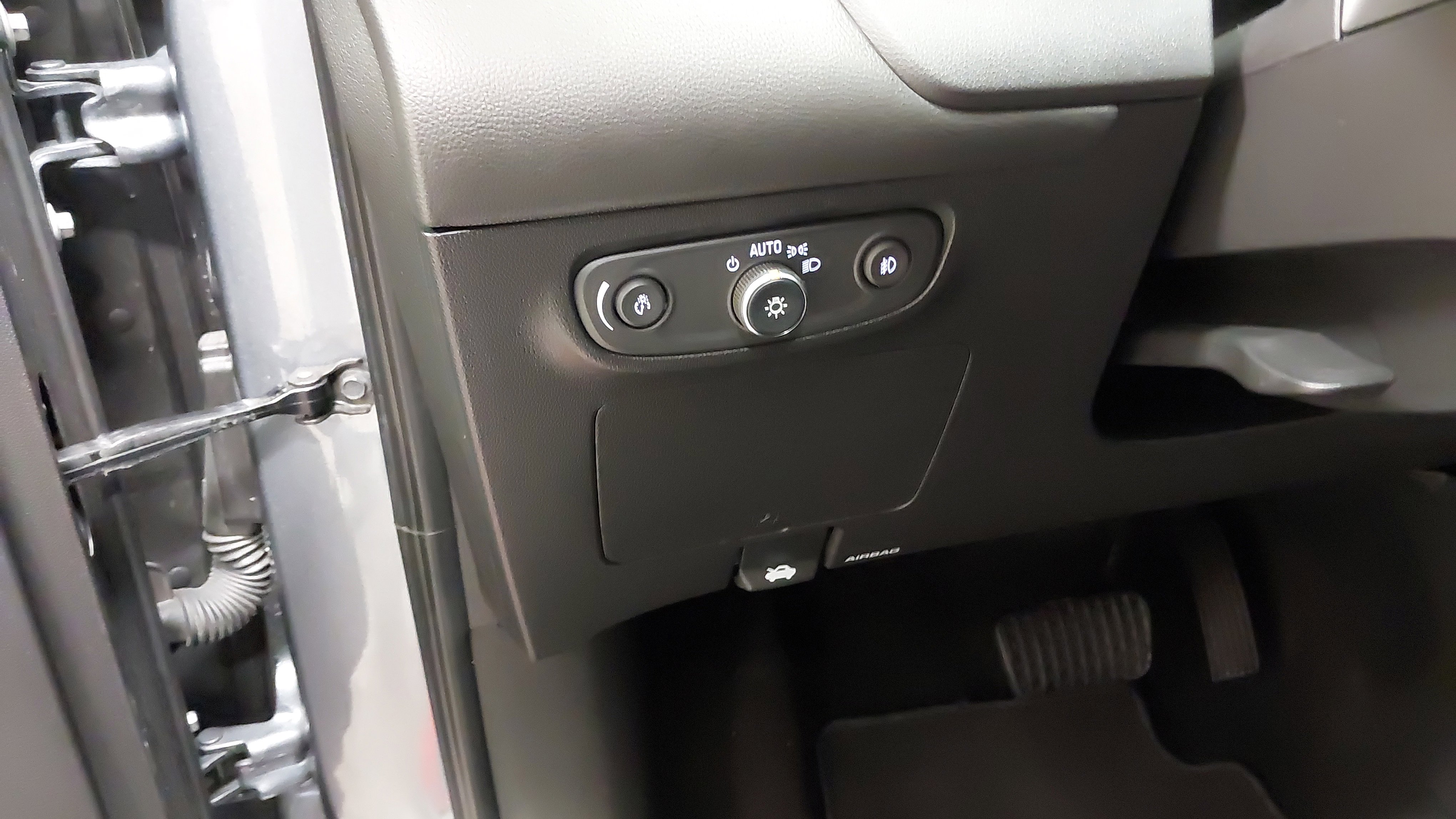 Used 2022 Buick Encore GX Select w/ Sport Touring Package image 24