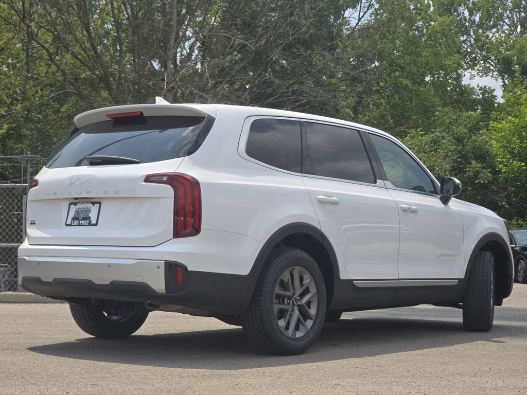 Used 2024 Kia Telluride LX FWD image 16
