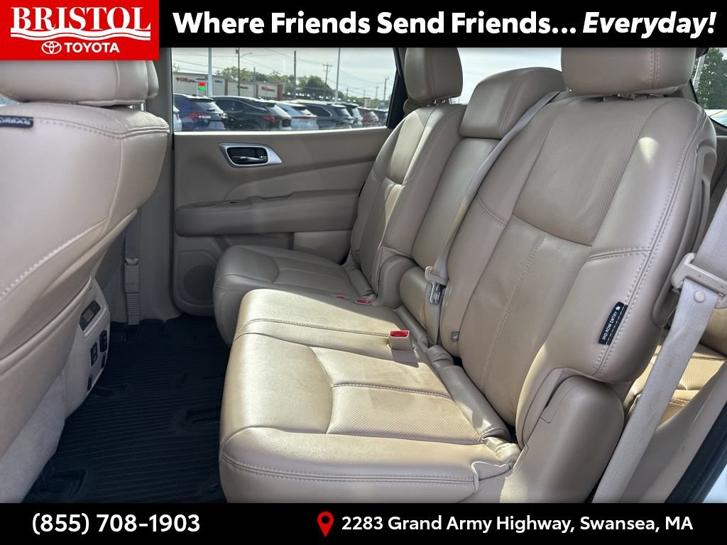 Used 2018 Nissan Pathfinder Platinum AWD/4WD image 20