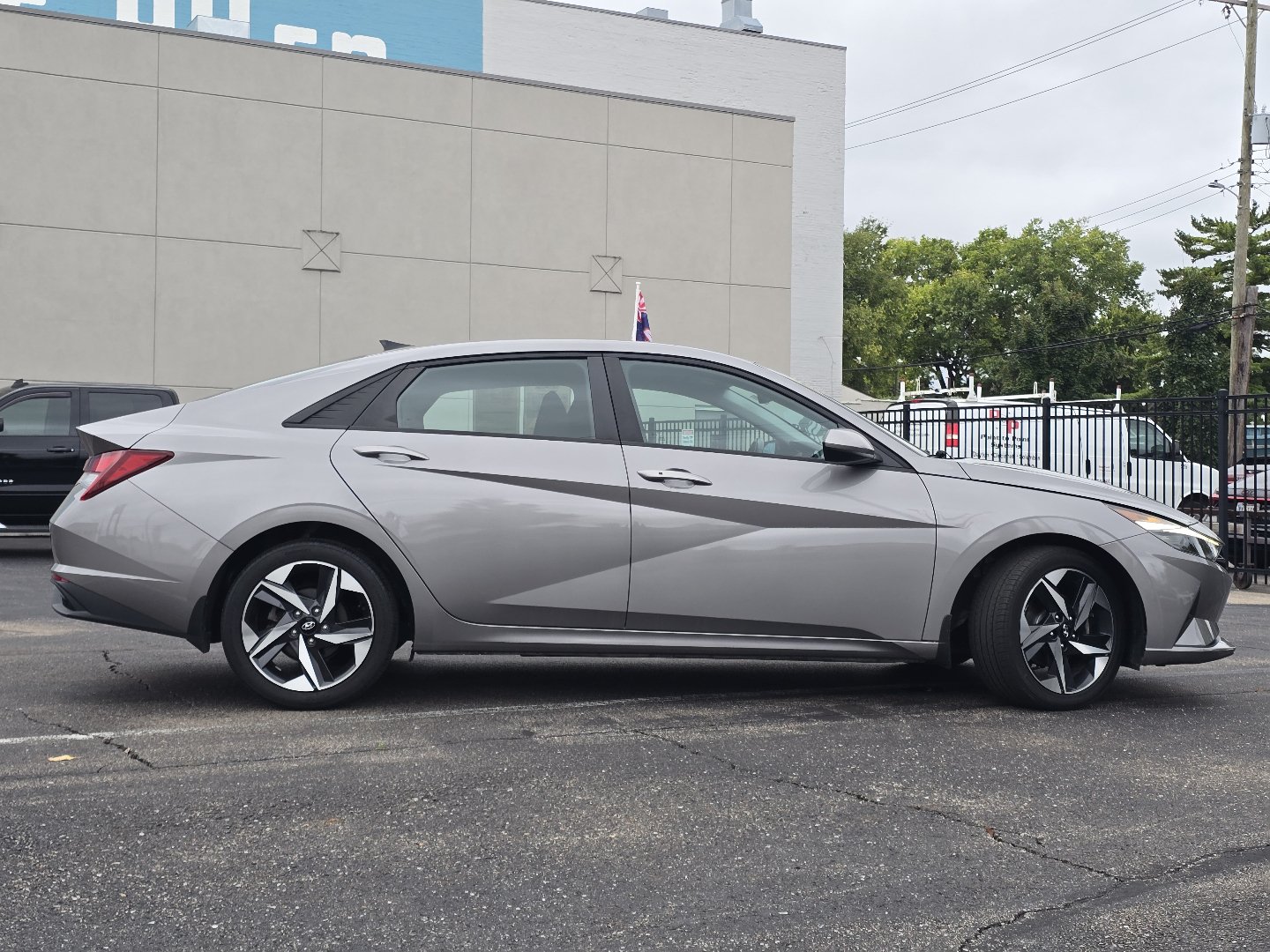 Used 2023 Hyundai Elantra SEL w/ Convenience Package FWD image 25