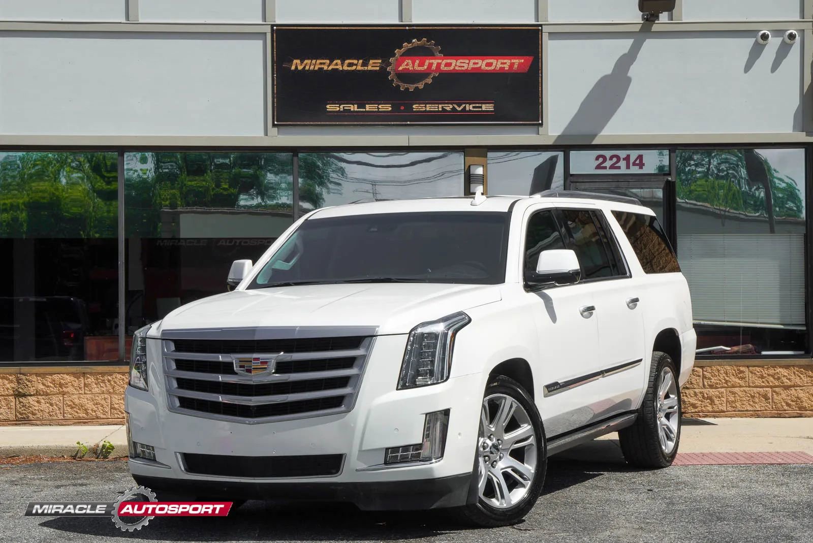 Used 2018 Cadillac Escalade ESV Premium Luxury AWD/4WD image 1