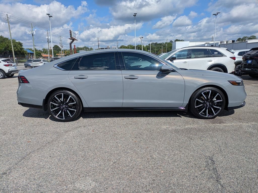 Used 2024 Honda Accord Touring image 3