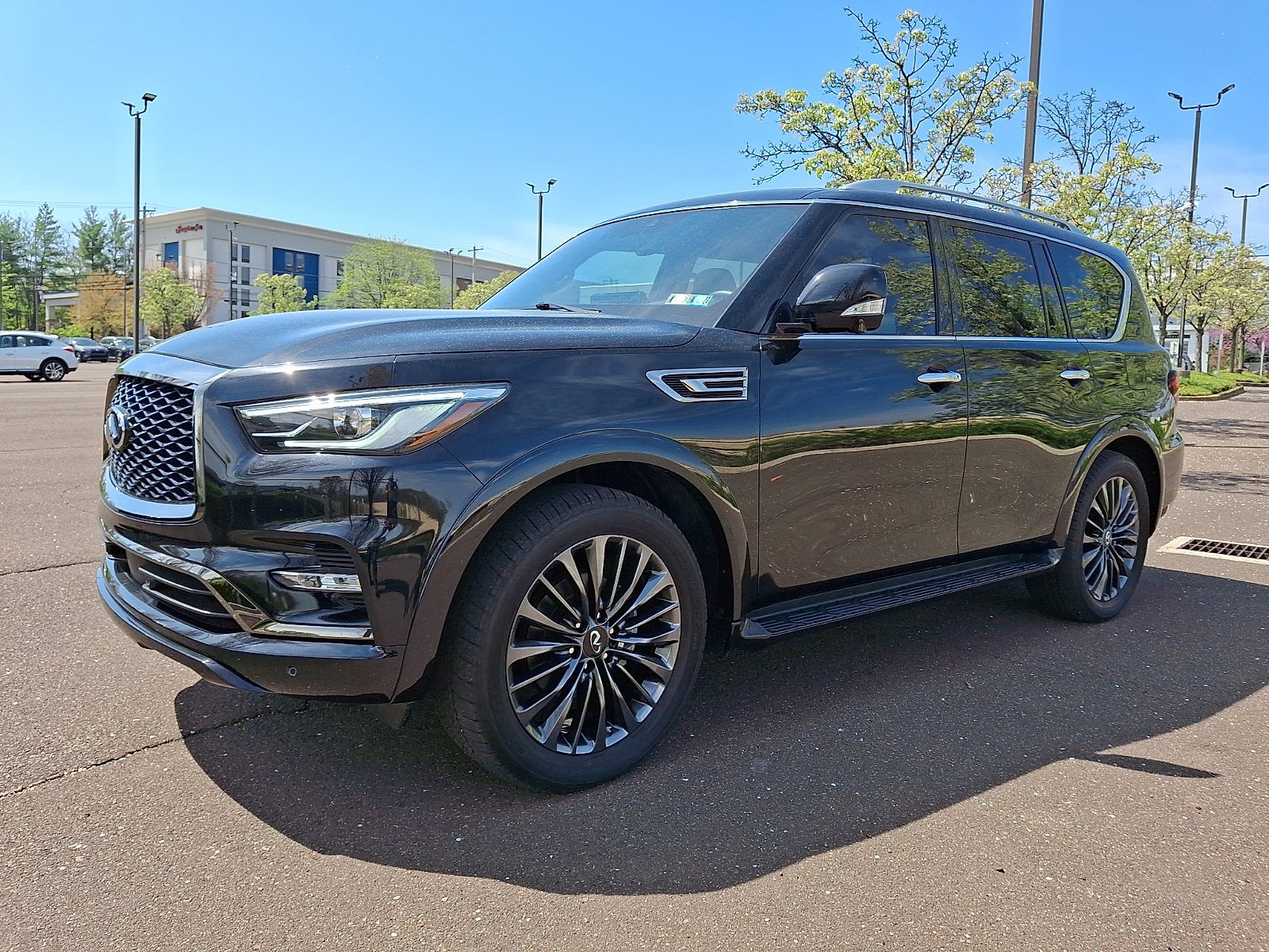 Certified 2024 INFINITI QX80 Sensory image 3