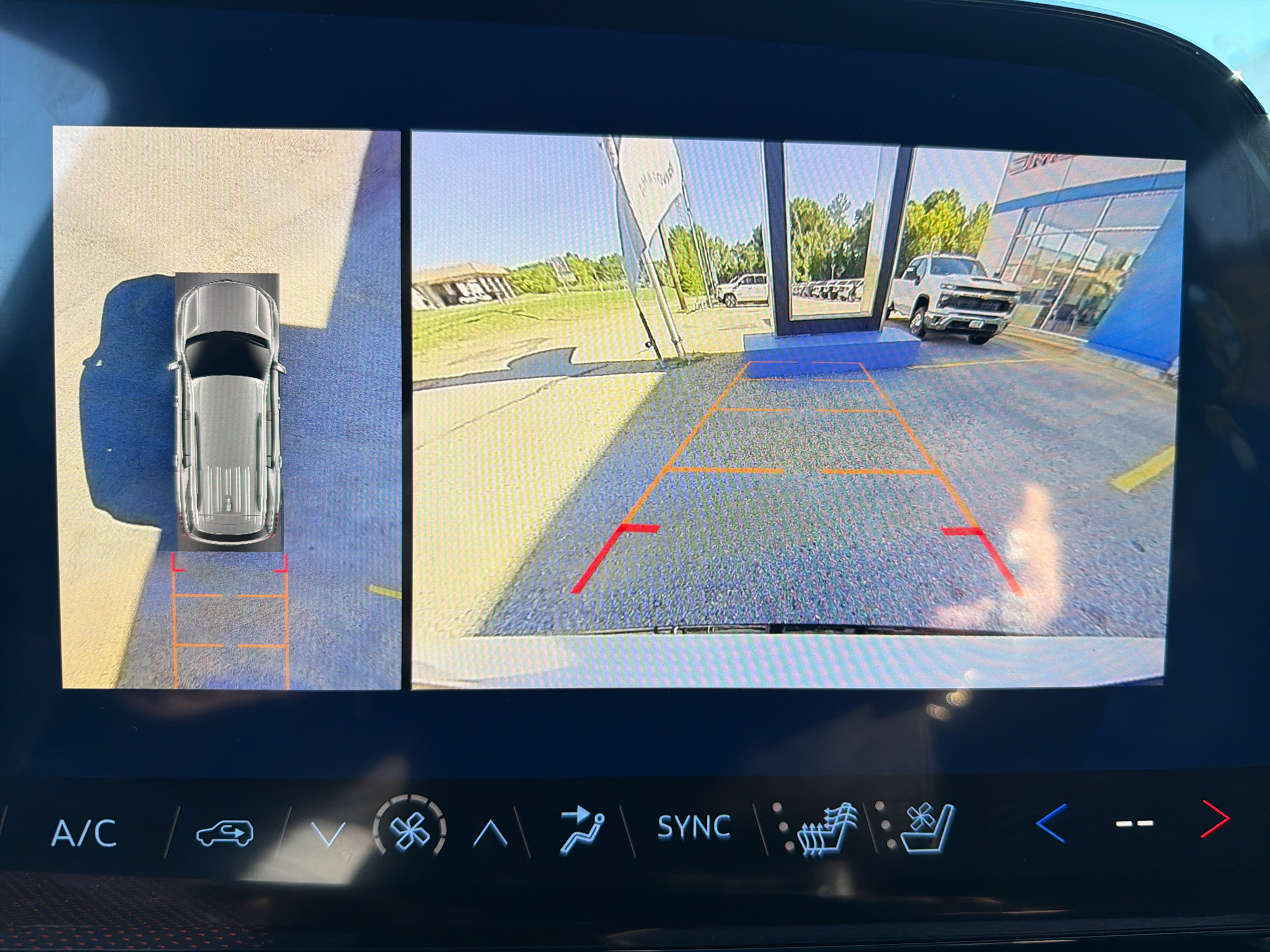New 2027 Chevrolet Traverse RS w/ LPO, Floor Liner Package FWD image 36