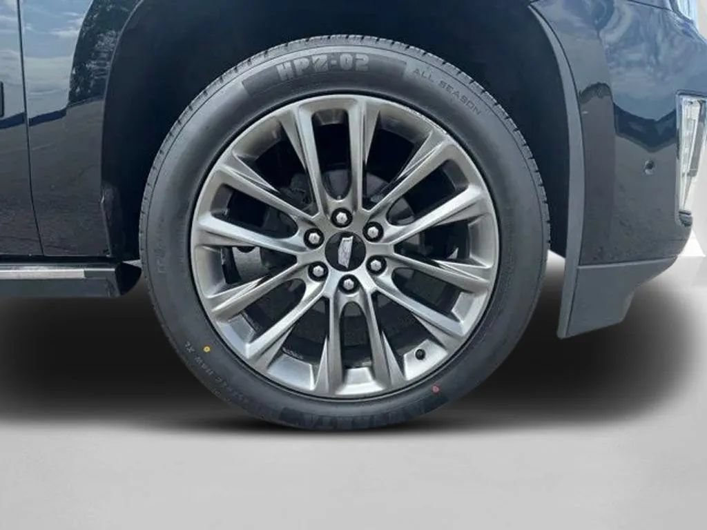 Used 2019 Cadillac Escalade Premium Luxury w/ Escalade Sport Edition AWD/4WD image 32