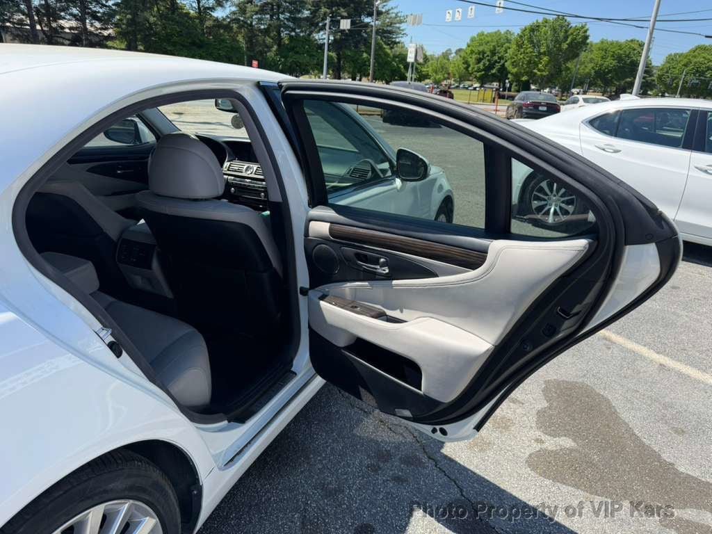 Used 2013 Lexus LS 460 w/ Comfort Pkg RWD image 12