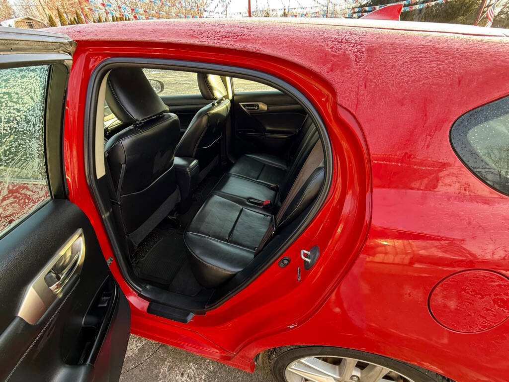 Used 2014 Lexus CT 200h Base 4dr Hatchback w/ Seat Comfort Package image 9