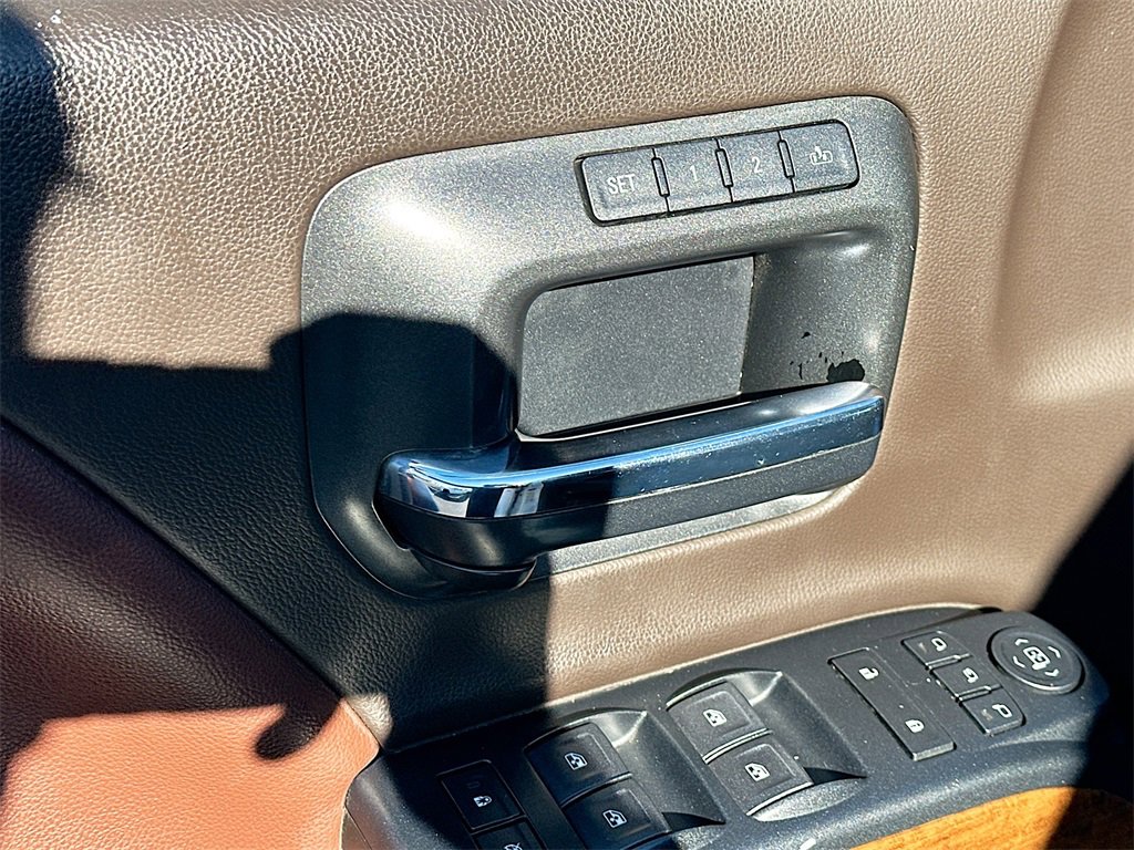 Used 2019 Chevrolet Silverado 2500 High Country w/ Duramax Plus Package image 17
