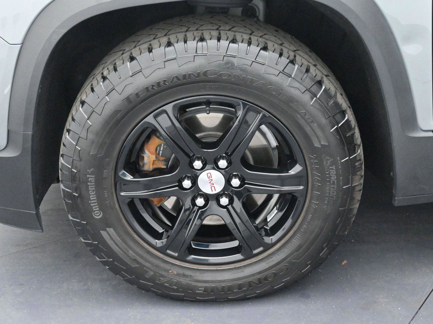 Used 2023 GMC Acadia AT4 w/ Technology Package image 44