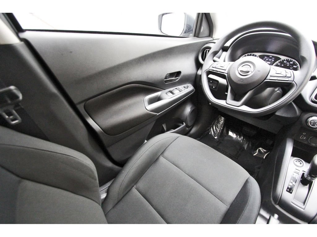 Used 2025 Nissan Kicks Play S FWD image 6