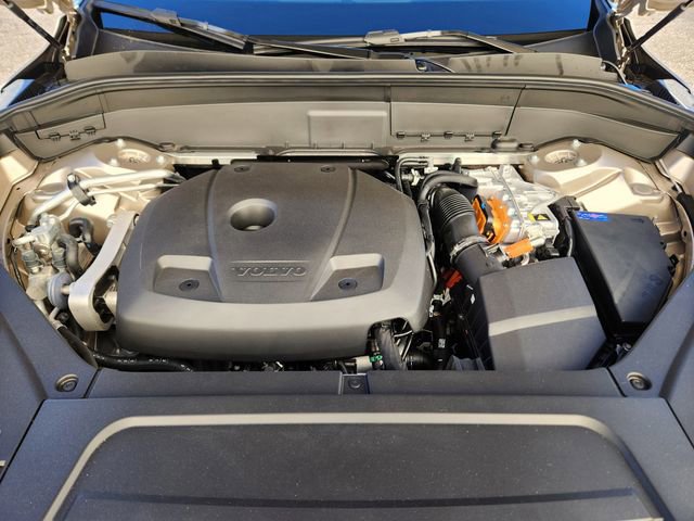 New 2026 Volvo XC90 T8 Plus w/ Protection Package Premier image 20