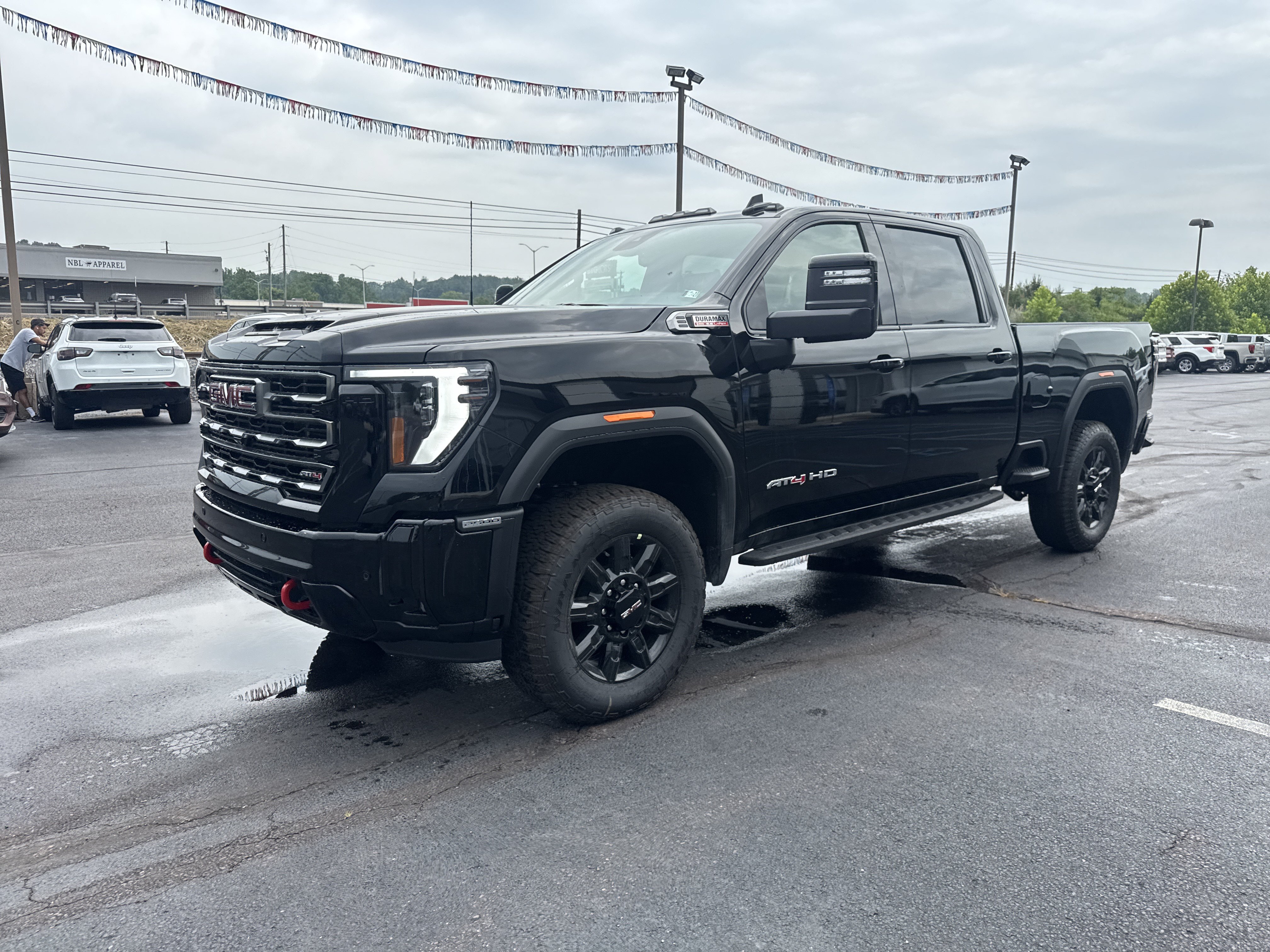 New 2026 GMC Sierra 2500 AT4 w/ AT4 Premium Plus Package AWD/4WD image 8