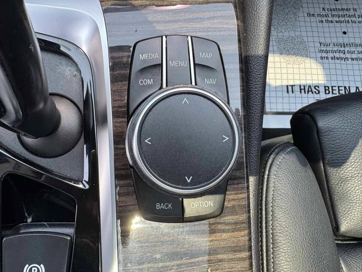 Used 2019 BMW 530i w/ Convenience Package RWD image 19