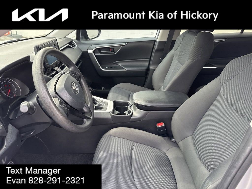 Used 2020 Toyota RAV4 LE image 19
