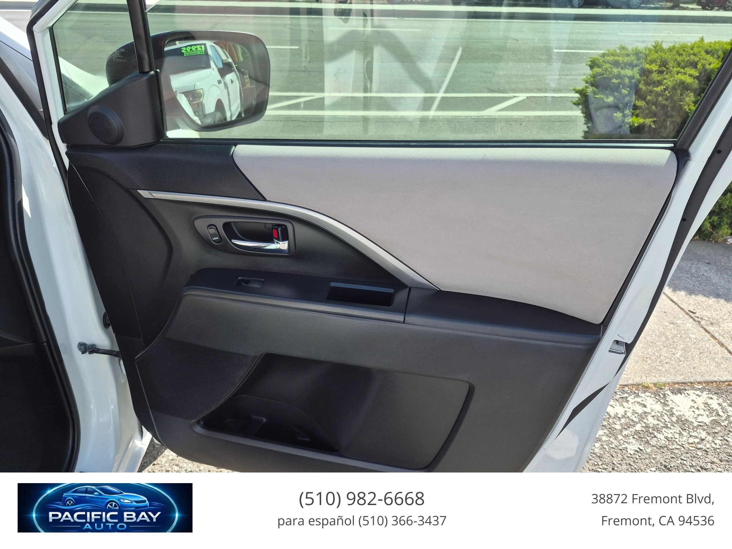 Used 2015 MAZDA MAZDA5 Sport FWD image 18