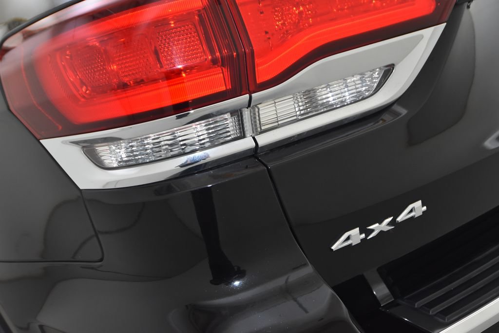 Used 2020 Jeep Grand Cherokee Limited w/ Premium Lighting Group AWD/4WD image 37