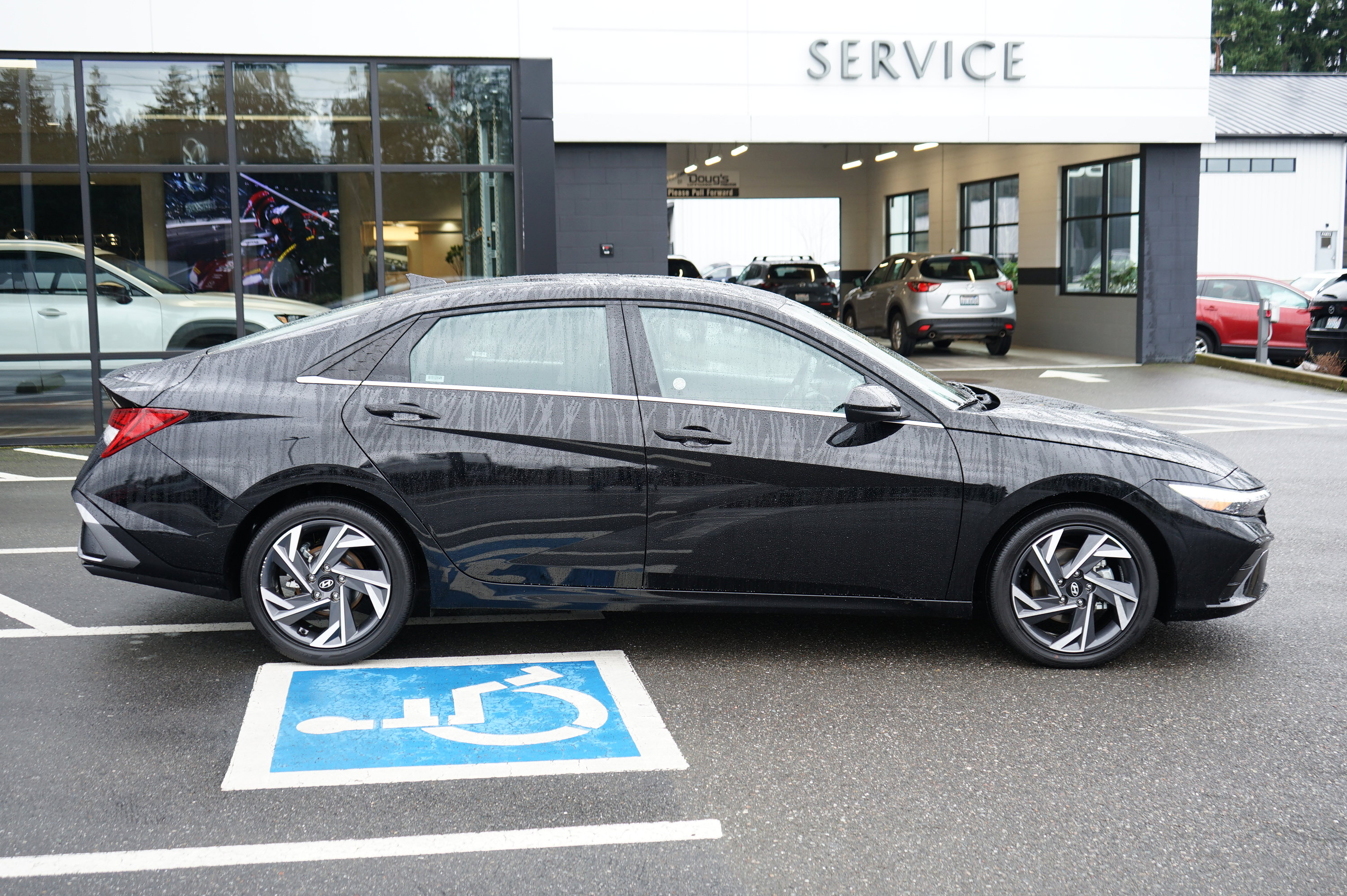 Used 2025 Hyundai Elantra SEL image 2