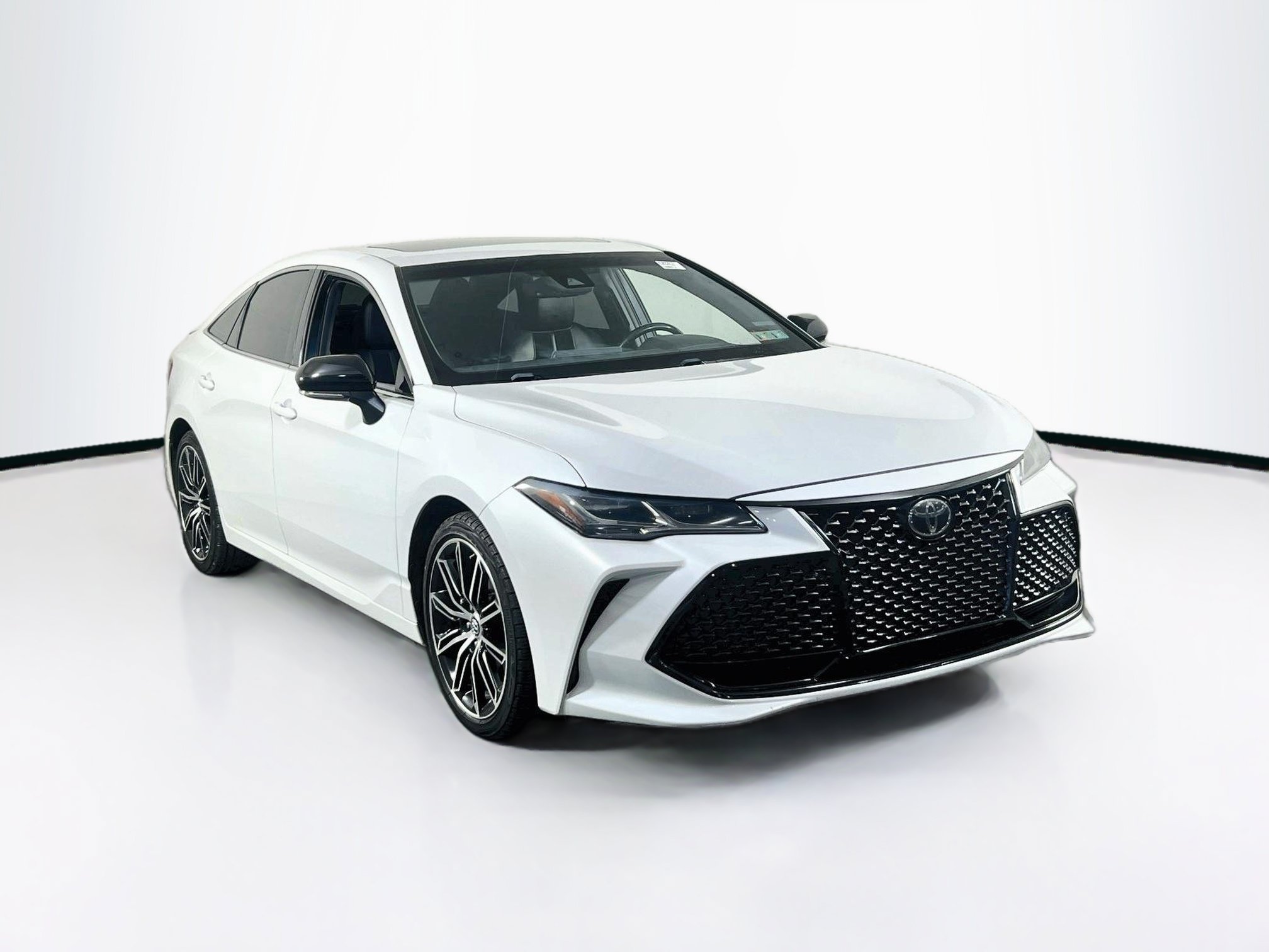 Used 2019 Toyota Avalon Touring w/ All Weather Liner Package FWD image 3